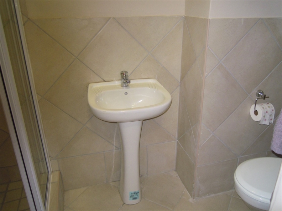 1 Bedroom Property for Sale in Langenhovenpark Free State